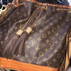 Custom bucket Louis Vuitton